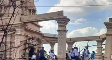 മഹാരാഷ്ട്രയിലെ നിര്‍മാണത്തിലിരുന്ന ഹനുമാൻ ക്ഷേത്രത്തിൻ്റെ മേല്‍ക്കൂര തകര്‍ന്നുവീണ് അഞ്ച് പേര്‍ക്ക് ദാരുണാന്ത്യം