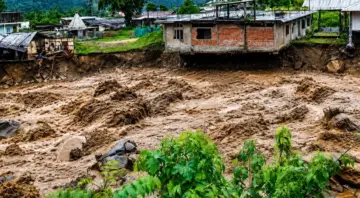 അരുണാചലില്‍ മിന്നല്‍ പ്രളയം! പതിനഞ്ചോളം വീടുകള്‍ തകര്‍ന്നു; പാലം ഒലിച്ചുപോയി, രക്ഷാപ്രവര്‍ത്തനം ദുഷ്കരം