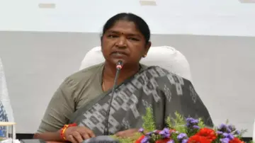 తెలంగాణలోని అంగన్వాడీ టీచర్లు, హెల్పర్లకు గుడ్‌న్యూస్... వారి పునర్నియామకానికి గ్రీన్ సిగ్నల్