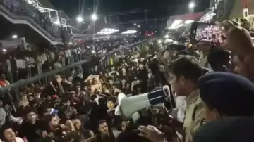 पाटलिपुत्र स्टेशन पर पथराव के बाद अलर्ट हुआ रेलवे, अब चलेंगी 16 जोड़ी स्पेशल ट्रेनें