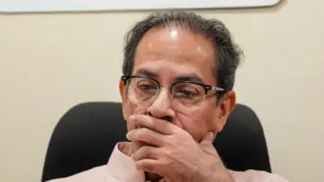 टूट गई उद्धव की शिवसेना, एकनाथ शिंदे को मिला 6 सांसदों का समर्थन