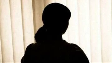 हेड कांस्टेबल ने लूटी महिला की अस्मत, अश्लील वीडियो बनाया, कई बार धमकाया