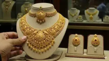 സ്വര്‍ണ്ണവിലയില്‍ വൻ വീഴ്ച; ഈ മാസത്തെ ഏറ്റവും കുറഞ്ഞ നിരക്കില്‍