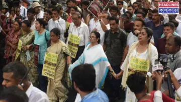 ধর্মতলায় হকার উচ্ছেদের প্রতিবাদে চেনা মেজাজে তৃণমূল সুপ্রিমো মমতা!