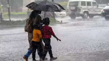 സംസ്ഥാനത്ത് ഒറ്റപ്പെട്ടയിടങ്ങളില്‍ ഇന്ന് ഇടിമിന്നലോടു കൂടിയ ശക്തമായ മഴയ്‌ക്കും ഇന്നും നാളെയും മണിക്കൂറില്‍ 40 മുതല്‍ 50 കിലോമീറ്റര്‍ വരെ വേഗതയില്‍ ശക്തമായ കാറ്റിനും സാധ്യത