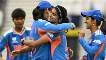 মহিলা টি-২০ বিশ্বকাপ: নেদারল্যান্ডসকে উড়িয়ে শীর্ষে ভারত, স্মৃতি-শেফালির ব্যাটে রেকর্ড গড়লেন হরমনরা
