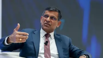 सिर्फ तेल नहीं, दवाओं के लिए भी बने रणनीति. RBI के पूर्व गवर्नर ने किया अलर्ट