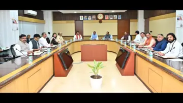 CBG नीति 2026 को मंजूरी: कचरे और गोबर से बनेगी बायोगैस, छत्तीसगढ़ में हर साल 5 लाख टन उत्पादन का लक्ष्य