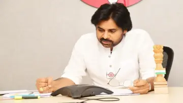 పవన్ కళ్యాణ్‌కు బెంగళూరు హైకోర్టులో ఊరట.. వెంటనే ఆ వీడియోలు, పోస్టులు తొలగించాలని ఆదేశాలు