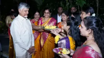 Cm Chandrababu Naidu: సింగపూర్ చేరుకున్న సీఎం చంద్రబాబు.. ఘనస్వాగతం పలికిన తెలుగు ప్రజలు