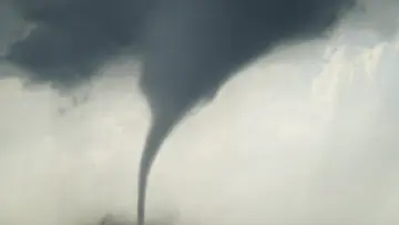Bartlett, Illinois tornado: Touchdown nearby sparks warnings in DuPage and Cook counties; scary videos show damage