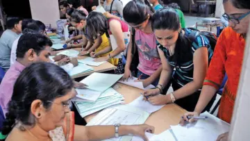37,000 apply, only 194 join private varsitiesLJ University tops student interest, but public varsities dominate admissions