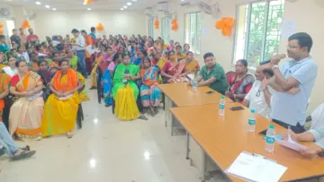 গড়বেতা বিডিও অফিসে অন্নপূর্ণা যোজনার ভার্চুয়াল উদ্বোধন, উপস্থিত বিধায়ক প্রদীপ লোধা।