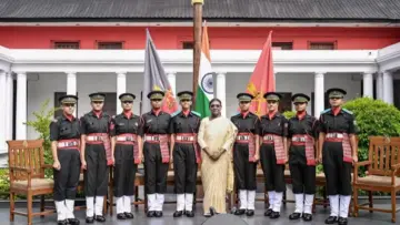 IMA Passing Parade: 94 साल के इतिहास में पहली बार महिला कैडेट्स ने पुरुषों के साथ अंतिम पग पार कर रचा इतिहास