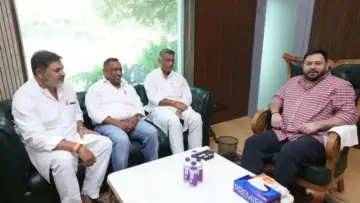 Political News: झारखंड राज्यसभा चुनाव में चार वोटों का खेल, नाथवानी की दस्तक से बढ़ी सियासी बेचैनी, तेजस्वी बने सत्ता की शतरंज के किंगमेकर