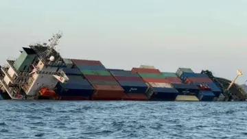 Ship sink: ఒమన్ తీరంలో మునిగిన షిప్.. 14 మంది భారతీయులకు తప్పిన ప్రమాదం..