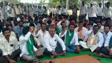 మక్క రైతులకు పైసలెప్పుడు?