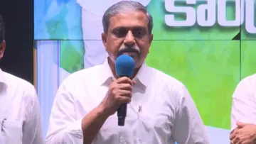 Sajjala Ramakrishna Reddy : మళ్లీ మంచి రోజులు వస్తాయి.. కూటమి పాలనపై సజ్జల ఫైర్..