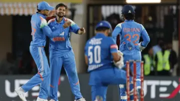 IND vs AFG: W,W,W.डेब्यू मैच में हर्ष दुबे का धमाका, अफगानिस्तान के खिलाफ झटके 3 विकेट
