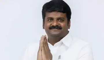 അണ്ണാഡിഎംകെയില്‍ കൊഴിഞ്ഞുപോക്ക് തുടരുന്നു; മുന്‍ ആരോഗ്യമന്ത്രി സി. വിജയഭാസ്‌കര്‍ എംഎല്‍എ സ്ഥാനം രാജിവെച്ചു, ഗൗതമിയും പാര്‍ട്ടി വിട്ടു