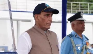 वायु सेना की 217वीं परेड में गरजे रक्षा मंत्री राजनाथ सिंह:  बोले -  'अब पारंपरिक नहीं, तकनीक आधारित होंगे युद्ध; AI और ड्रोन निभाएंगे निर्णायक भूमिका'