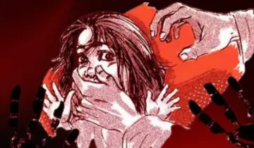 Delhi Crime : फुटपाथवर झोपलेल्या ११ वर्षीय मुलीचे अपहरण; लैंगिक अत्याचारानंतर हत्या, कॅब चालक जेरबंद!