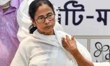 टीएमसी में बगावत का दावा, 60 विधायकों के अलग होने की बात, चौंकाने वाली आई वजह