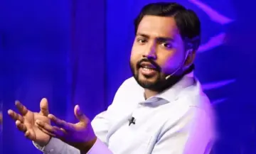 खान सर हुए फरार, SIT की ताबड़तोड़ छापेमारी, कुछ दिनों पहले ही लगाई थी अग्रिम जमानत याचिका
