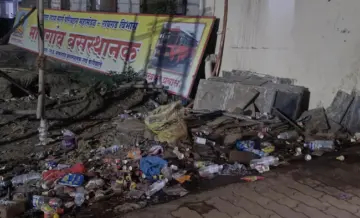 Despite renovation, Mangaon (Raigad) bus stand is in a bad state due to unsanitary conditions!