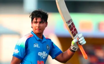 ಲಂಕಾಗೆ ಬ್ಯಾಟ್ʼನಲ್ಲೇ ಉತ್ತರ ಕೊಟ್ಟ ವೈಭವ್ ಸೂರ್ಯವಂಶಿ: 5 ಸಿಕ್ಸರ್, 5 ಬೌಂಡರಿ ಸಿಡಿಸಿ ವಿಶ್ವದಾಖಲೆ