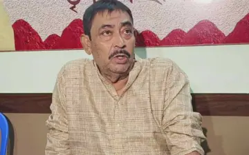 মমতাকে ছেড়ে ঋতব্রতদের তৃণমূলে নাম লেখাচ্ছেন বীরভূমের কেষ্ট!