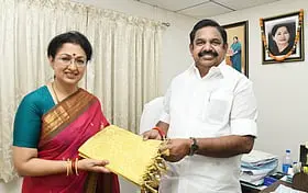 நடிகை கௌதமி அதிமுகவில் இருந்து விலகல்.. கே. பழனிசாமிக்கு கடிதம்!
