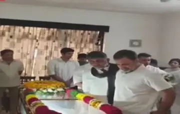 BREAKING : ಸೂರಜ್ ಹೆಗ್ಡೆ ಅಂತಿಮ ದರ್ಶನ ಪಡೆದ ರಾಹುಲ್ ಗಾಂಧಿ : ಸಿಎಂ, ಡಿಸಿಎಂ ಸೇರಿ ಹಲವರು ಭಾಗಿ!