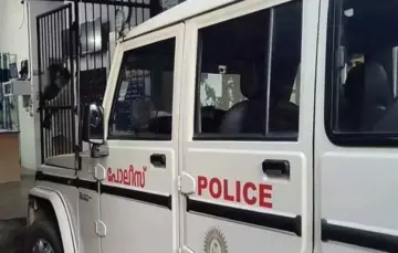 സ്കൂളില്‍ നിന്നും ദേശീയപാതയിലെ വാഹനങ്ങള്‍ക്കിടയിലേക്ക് ഓടിക്കയറി; പീഡനത്തിന് ഇരയായ പതിമൂന്നുകാരി ജീവനൊടുക്കാൻ ശ്രമിച്ചു; പ്രതി അബ്ബാസ് അറസ്റ്റില്‍