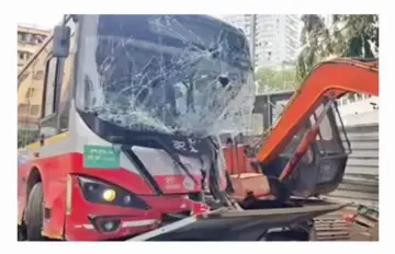 दादर प्लाझा के पास बेस्ट बस का भीषण हादसा