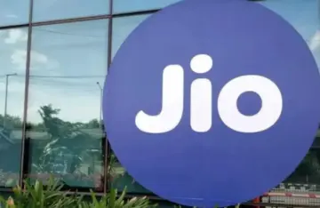 ജിയോ പ്ലാറ്റ്‌ഫോംസ് ഐപിഒ വാര്‍ത്തക്ക് പിന്നാലെ റിലയൻസ് ഇൻഡസ്ട്രീസ് ഓഹരികളില്‍ കുതിപ്പ്