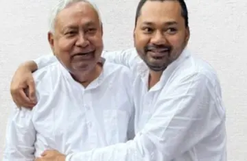 राजद ने पूर्व सीएम नीतीश कुमार को क्यों कहा राजा हरिश्चंद्र?