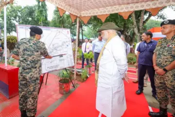 Amit Shah Reviews Border Security in Tripura, Calls for Integrated Surveillance and Strong Action Against Drug Trafficking