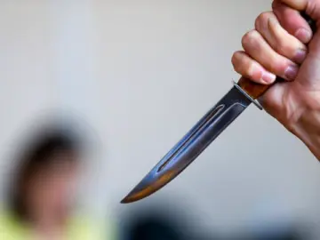 തിരുവനന്തപുരത്ത് 16 വയസ്സുകാരിയെ യുവാവ് കുത്തി കൊല്ലാന്‍ ശ്രമിച്ചു