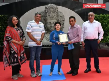 योग साधनेतून अन्वीने दिव्यांगाच्या मर्यादेवर केली मात, अन्वी झांझरुकियाचा मुख्य सचिवांकडून गौरव
