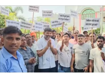 Farmers stage protest in Pilibhit over factory sugarcane dues; government gives assurance