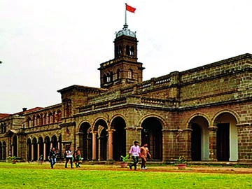 पदव्युत्तर पदवीचे प्रथम वर्षाचे वर्ग गुरुवारपासून