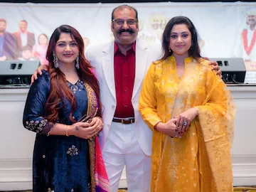 உதவிக்கு ஓடோடி வருபவர் நெப்போலியன் : குஷ்பு