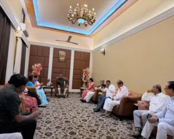 ಟಿಎಂಸಿಯಲ್ಲಿ ಬಂಡಾಯದ ಭಾವುಟ ಹಾರಿಸಿದ ಸಂಸದರಿಂದ ಸ್ಪೀಕರ್ ಭೇಟಿ