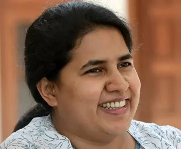 എക്സലോജിക് കേസ്: ചോദ്യം ചെയ്യലിനായി ഇഡി ഓഫീസിലെത്തി വീണ,കനത്ത സുരക്ഷ