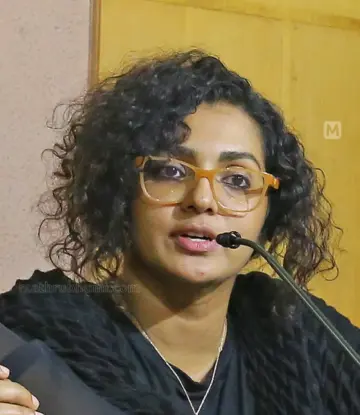 'I faced death threats and dropped from big films': Parvathy Thiruvothu