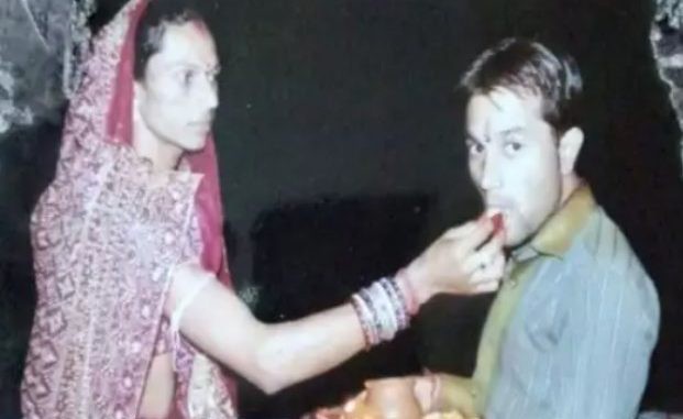 8 साल बने रहे पति-पत्नी, पोस्टमार्टम में उतारे कपडे तो उडे डाक्टर के होश, दिखा कुछ ऐसा..^ 8 साल बने रहे पति-पत्नी, पोस्टमार्टम में उतारे कपडे तो उडे डाक्टर के होश, दिखा कुछ ऐसा..^