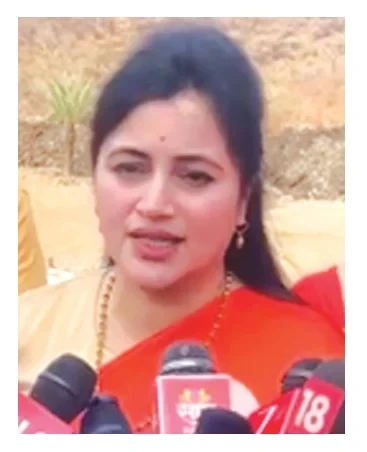 पूर्व सांसद नवनीत राणा जबर्दस्त आक्रमक