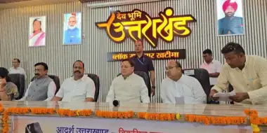 उत्तराखंड में सौर ऊर्जा क्रांति की रफ्तार तेज, धामी ने जारी की 'सौर जागरूकता स्मारिका'
