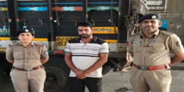 ભચાઉ પોલીસનું મેગા કોમ્બીંગ ઓપરેશન : અસામાજિક તત્વોમાં ફફડાટ, અનેક કેસો સાથે વાહનો ડિટેઈન